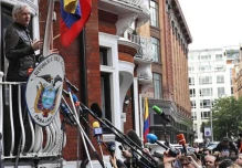 Assange incumple con las reglas sobre el asilo, según analista
