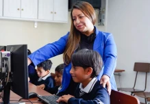 Gobierno abrió convocatoria para 2.800 profesionales en el sistema educativo