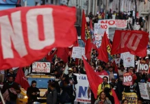 Organizaciones sociales marcharon en Quito en rechazo al referéndum