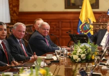 Senadores de EE.UU. respaldan a Guillermo Lasso