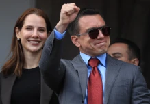 Noboa viaja a Estados Unidos para "atender asuntos personales" tras elecciones de Ecuador