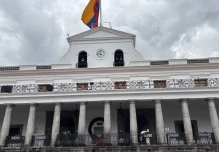 Noboa acusa a GAD de inflar nóminas con correístas y defiende límite al gasto corriente