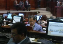 El canciller es el héroe del día