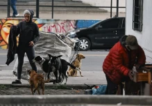 La pobreza trepa en una Argentina de ingresos pulverizados por la alta inflación