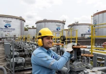 Noboa buscará incrementar la producción petrolera a 600 mil barriles de crudo al día