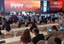 Transición y descarbonización centran reunión de sector energético