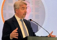 Noboa designa nuevos embajadores para Emiratos Árabes Unidos y Sudáfrica 