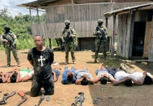 Detienen a presunto líder del Frente Oliver Sinisterra en operativo militar en Esmeraldas