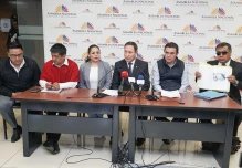 30S: Correa y Martínez ofrecían dinero, según expolicías