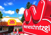 Wienerschnitzel, la famosa cadena de hot dogs, llega a Ecuador
