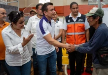 Noboa recorre la zona de aluvión que dejó dos fallecidos y más de 400 afectados en Ecuador