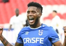 Universidad Católica venció a Liga en el estadio Rodrigo Paz