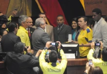 Asamblea anula condecoraciones a Luis Chiriboga, Cristina Fernández y Carlos Pólit