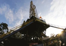 El petróleo WTI, referente de Ecuador, descendió hasta $ 77,96 el barril