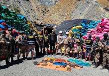 Incautan 125 explosivos y armas en mina ilegal en el norte de Perú 