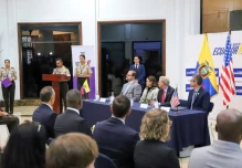 FBI en Ecuador reforzará investigaciones contra narcotráfico y lavado de activos