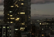Ecuador actualiza tarifas eléctricas industriales en medio de crisis energética