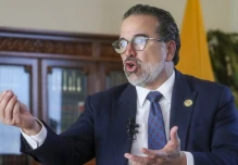 Ecuador y Argentina acuerdan volver a designar embajadores tras conflicto por exministra