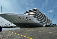 El crucero Silver Moon llegó a Manta y Guayaquil