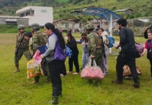 El Ejército rescató a 34 personas atrapadas por derrumbes en Sucumbíos