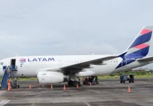 El avión solidario llegó a El Coca