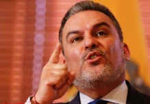 La audiencia migratoria de José Serrano en EE.UU. fue aplazada