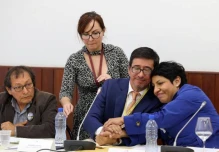 Más pruebas contra Espinosa

