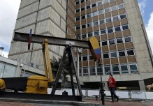 Petro pide a Ecopetrol vender sus operaciones de 'fracking' en EE.UU.