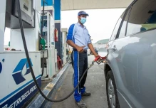 Ecuador mantiene gasolina barata con más subsidios 
