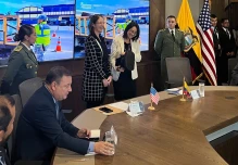 Ecuador recibe escáneres de EEUU y los usará en fronteras con Colombia y Perú