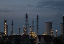 Petroleras surinamés, francesa y catarí firman un acuerdo para producir petróleo en Surinam