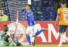 Una expulsión trastocó los planes de Universidad Católica en la Copa Libertadores