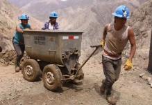 Perú: El Congreso decidirá el miércoles la ampliación del registro de mineros informales
