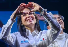 Luisa González apunta a la Prefectura de Manabí en medio de tensiones políticas