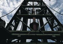 La producción petrolera se desploma por las protestas