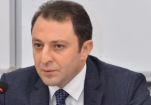 Azerbaiyán propone cooperación con Ecuador en proyectos renovables e hidrocarburos
