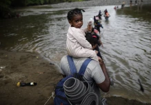 Casi 500.000 migrantes han cruzado el Darién en 2023, según MSF