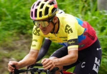 Carapaz: “No me añade más presión que en el Giro no estén ni Pogacar ni Vingegaard" 