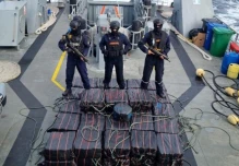 La Armada decomisó 1,5 toneladas de cocaína en 'narcolancha' en Galápagos