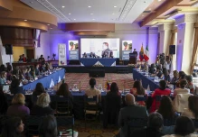 El futuro de las adopciones internacionales reúne en Ecuador a autoridades de nueve países