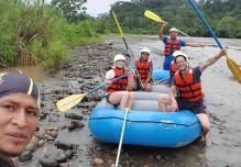 Los kichwas son guías del rafting y kayak 