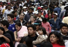 Tres de cada cinco ecuatorianos quieren emigrar del país