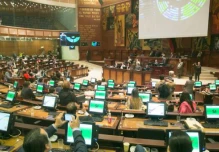 La Asamblea exige la renuncia de vicepresidenta María Alejandra Vicuña