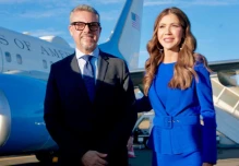 Kristi Noem visita Ecuador para fortalecer cooperación