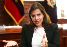 Gobierno espera que Interpol emita notificación roja contra Correa