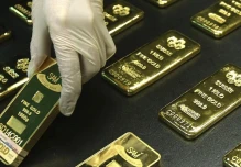 El oro supera, por primera vez en su historia, los 4.500 dólares, y la plata los 72 dólares