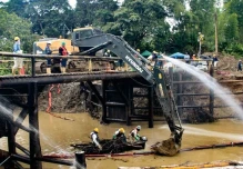 El derrame de petróleo en Esmeraldas deja ya 150.000 necesitados de ayuda humanitaria 