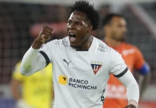 Liga goleó y pasó a octavos de final de la Copa Sudamericana