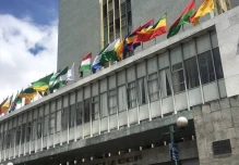 Reservas internacionales de Ecuador bajan en marzo tras récord histórico