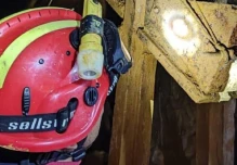 Bomberos rescataron a 2 obreros atrapados en mina por casi 48 horas